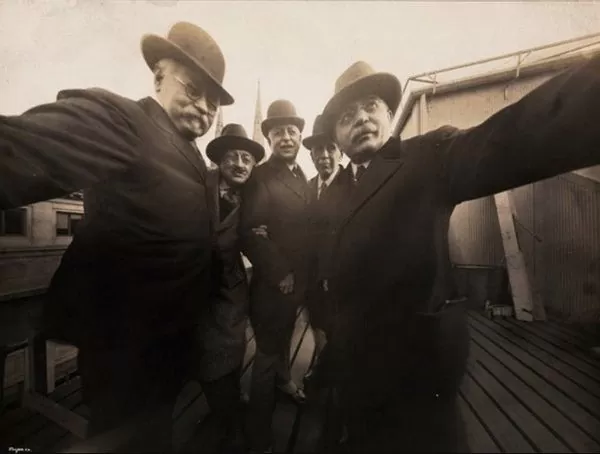 Mu&scaron;karci s fotografije Joseph Byron,Ben Falk,Pirie MacDonald,Colonel Marceau i Pop Core 1920 god