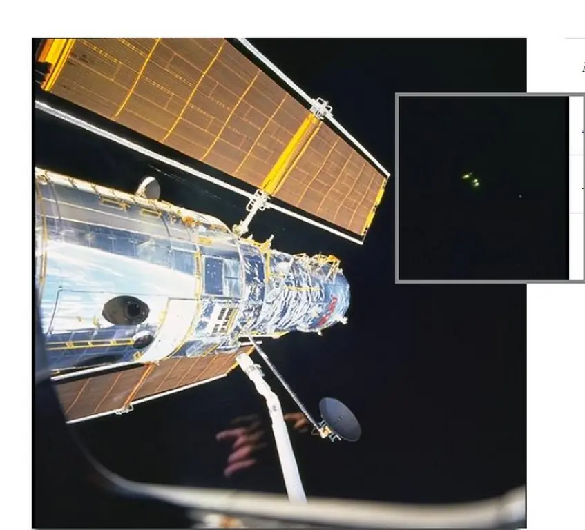 STS103-734-6 zumirano