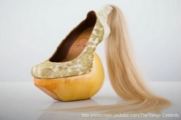čudna ženska obuća