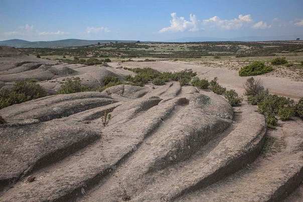drevni tragovi tockova neke napredne civlizacije?