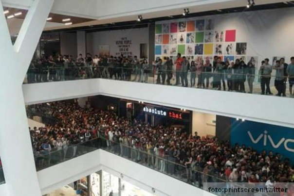 za rasprodaju apple uređaja u redu 11000 ljudi