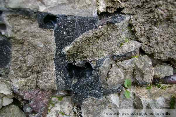 staklo u tvrđavama srednji vek