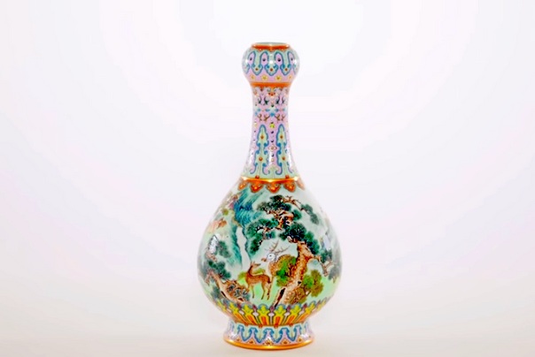 vaza iz perioda dinastije Đing prodata za 16 miliona evra