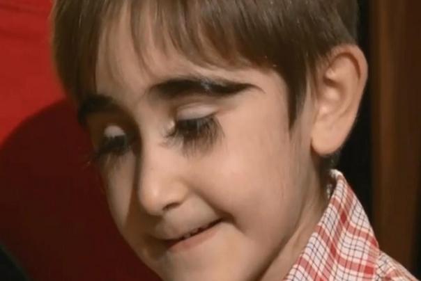 najduže trepavice u rusiji a možda i na svetu Muin Bačonaev iz Moskve