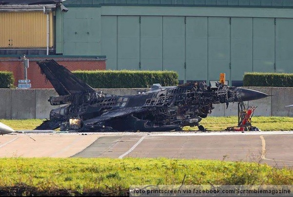 f16 ostaci izgorenog aviona f16 ostaci izgorenog aviona