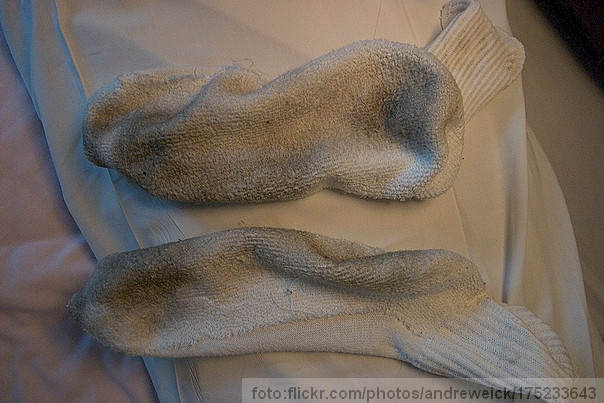 Par smrdljivih  čarapa Roxy Sykes  spremne za kupca 