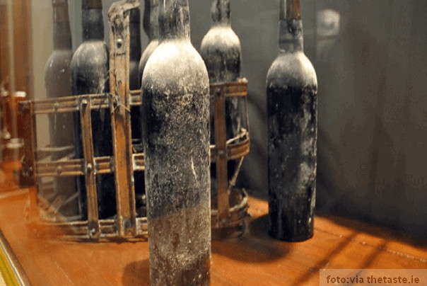 Ilustracija: staro vino