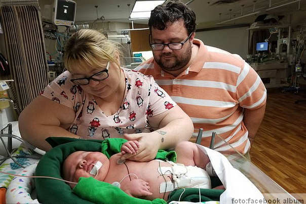 beba od 7kg teksas sa roditeljima