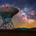 Ilustracija: radio teleskop galaksije