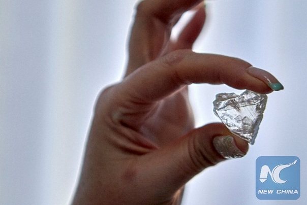 dijamant srce iskopano u Rusiji FOTO /PRINTSCREEN  Xinhuanet