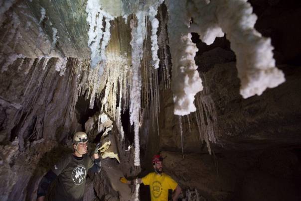 malham najveća slana pećina  na svetu Izrael