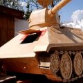 drveni tenk T-34 u prirodnoj veličini
