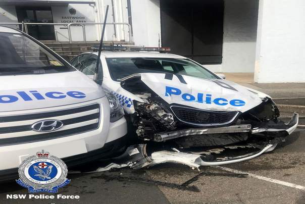australija policijski auto nakon sudara
