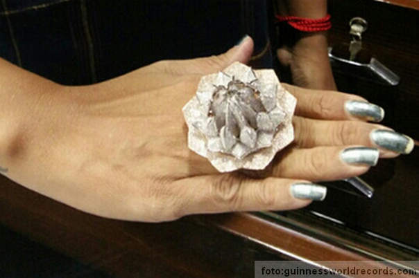 prsten od 7700 dijamanta