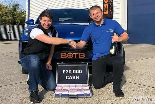 osvojeni Porsche  Tom Harvey