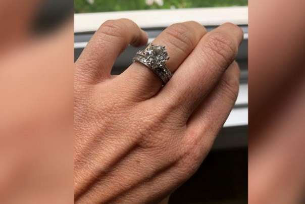 prsten izvučen iz smeća prsten iz smeća