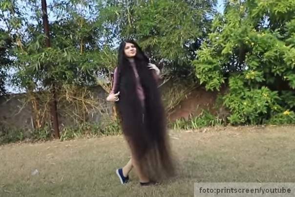 Nilanshi Patel najduza kosa tinejdzerka