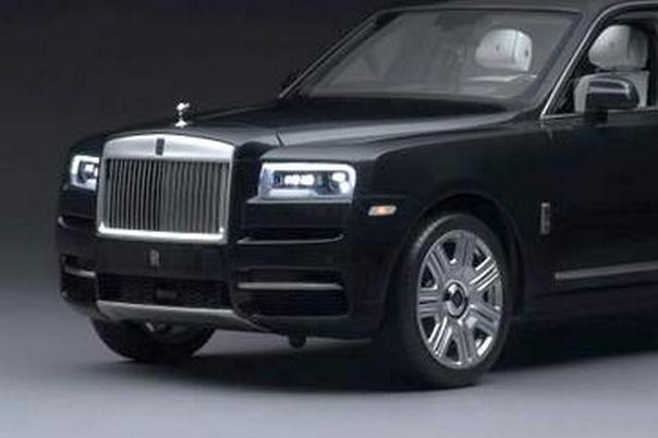 Rolls Royce Cullinan minijatura