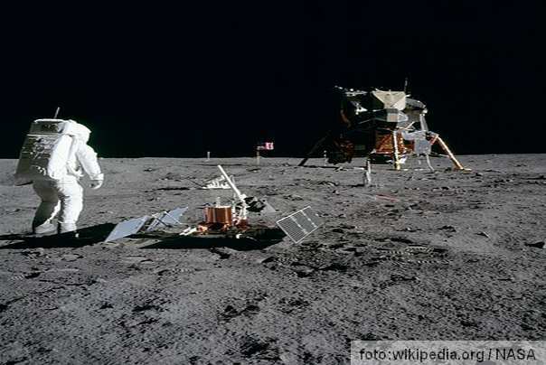 Apolo 11 mesec modul