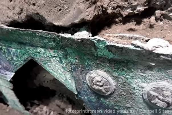 kočije netaknute u blizni pompeje