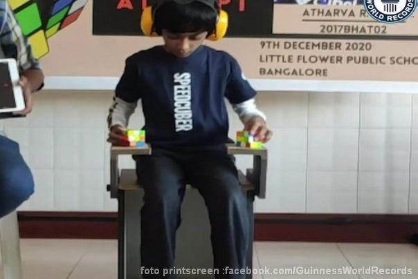 rubikova kocka rekord rukama i nogama