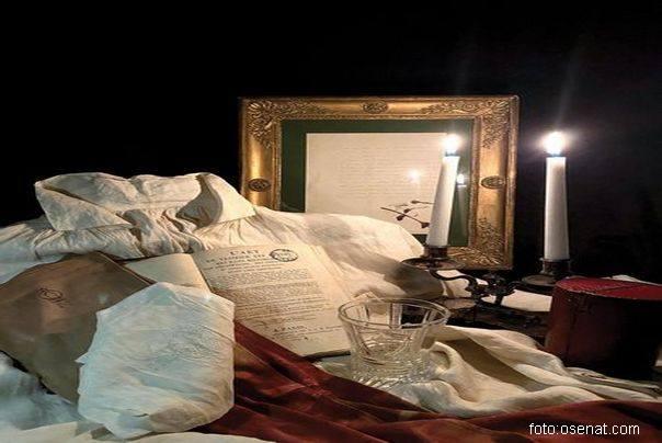 napoleonova ko&scaron;ulja  na aukciji