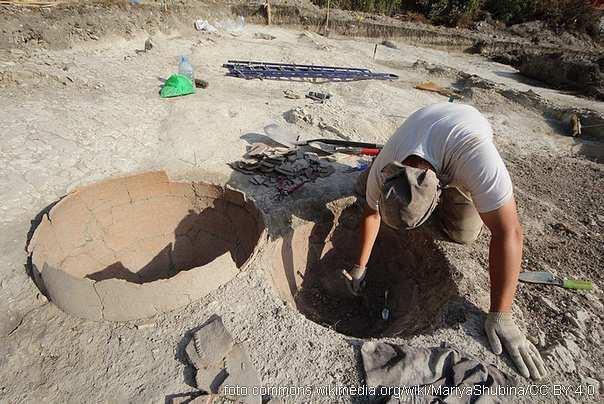 Ilustracija: arheolog