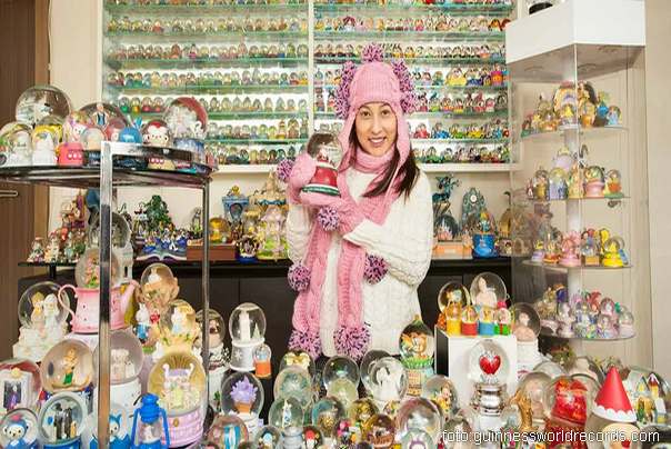 najveća kolekcija snežnih kugli