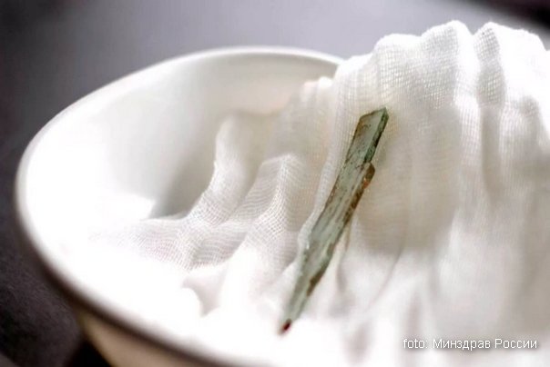 komadić stakla iz jetre