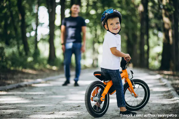 dečak i bicikl