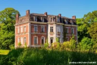 Ilustracija:napuštena kuća