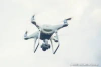 dron u vazduhu