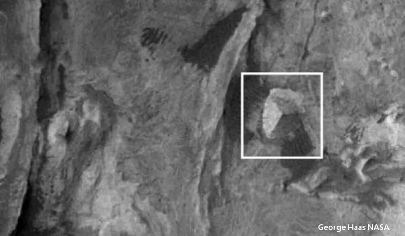 Piramida na Marsu ili ne?